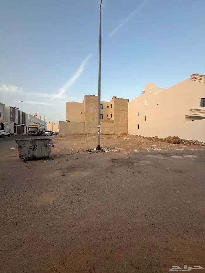 للبيع ارض في مخطط النبلاء م267 على شارعين 16م شمالي غربي 15