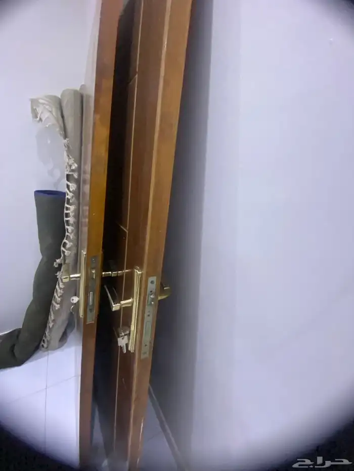 ابواب مع المفاتيح جديد نضيف الكلون جديد 1