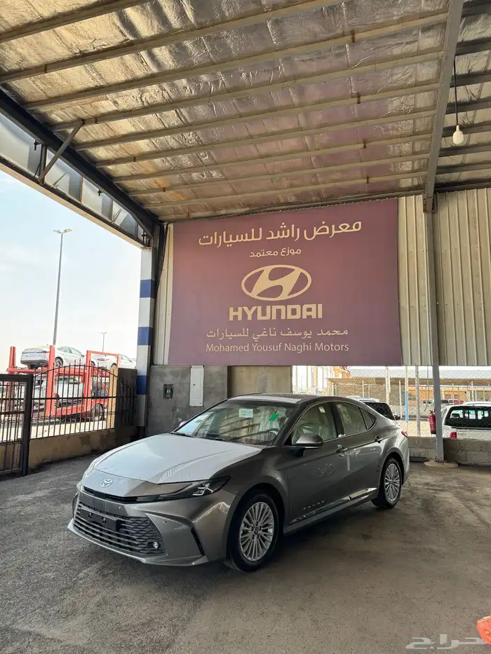 كامري 2025 LE بنزين تيتانيوم 0
