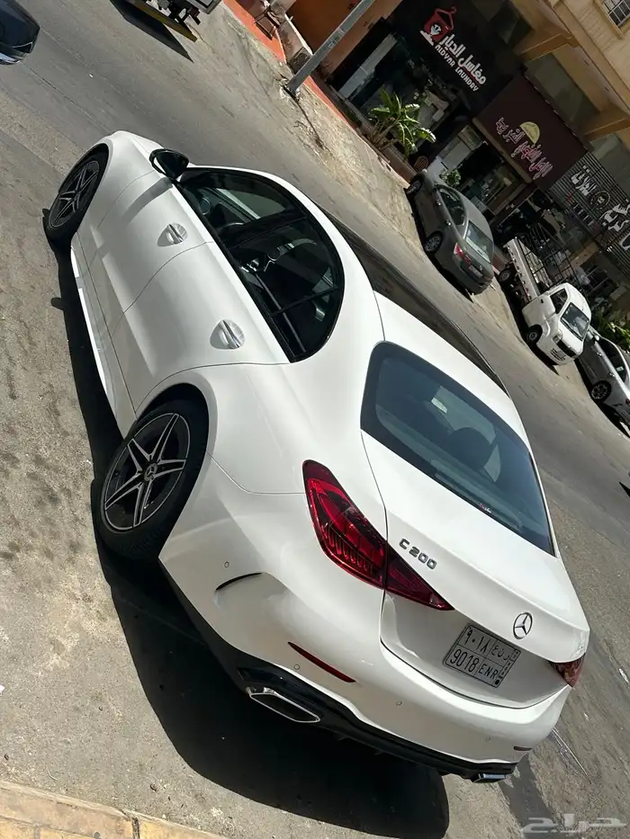 مرسيديس c200 2024 3