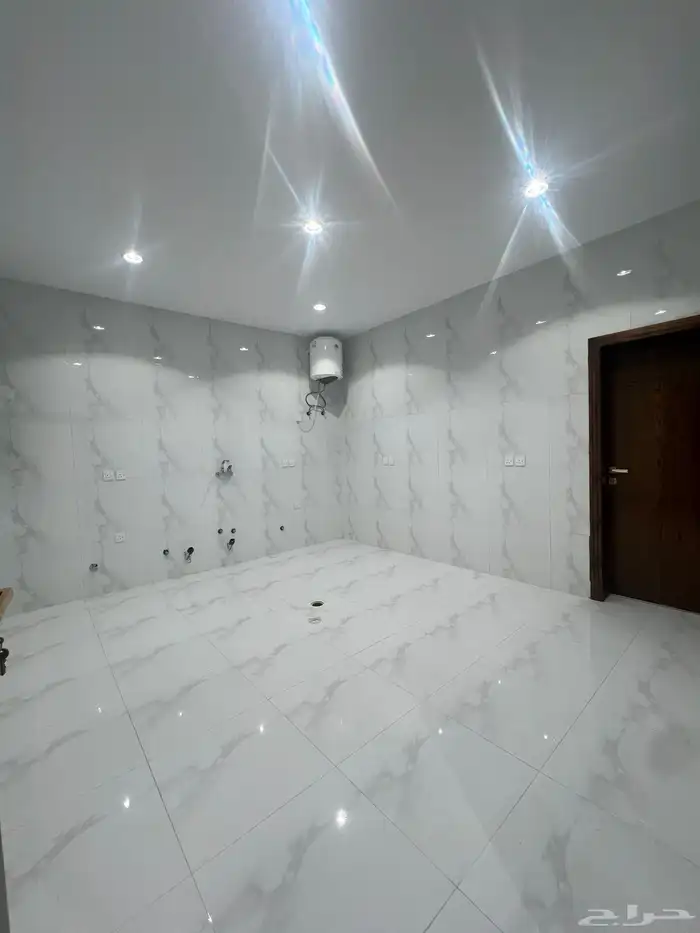 اخر شقة ارضية راقية vip بحي الزهور المحالة بسعر 630 الف 13