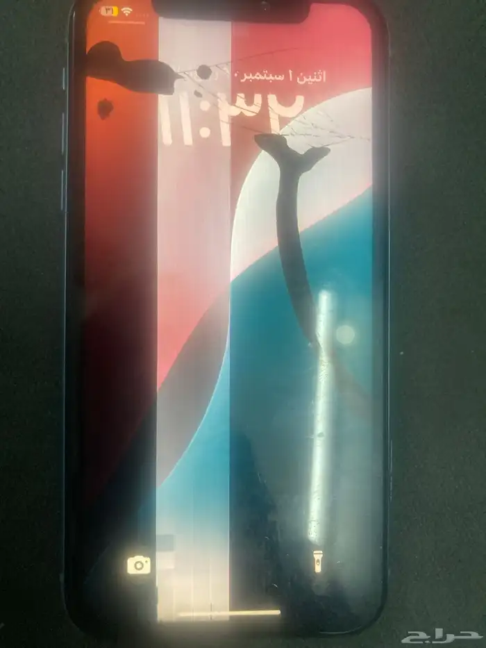 جوال ايفون اكس ار مكسوره اشاشه وكسر خفيف في الخلف من الجهاز 0