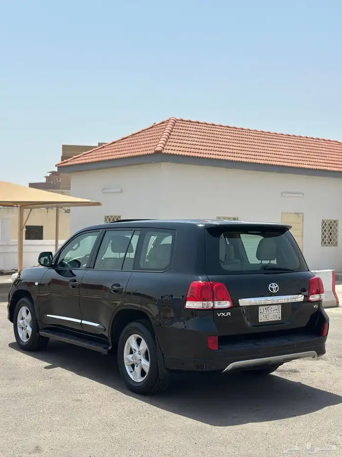 لاندكروزر VXR ( فل كامل ) 2
