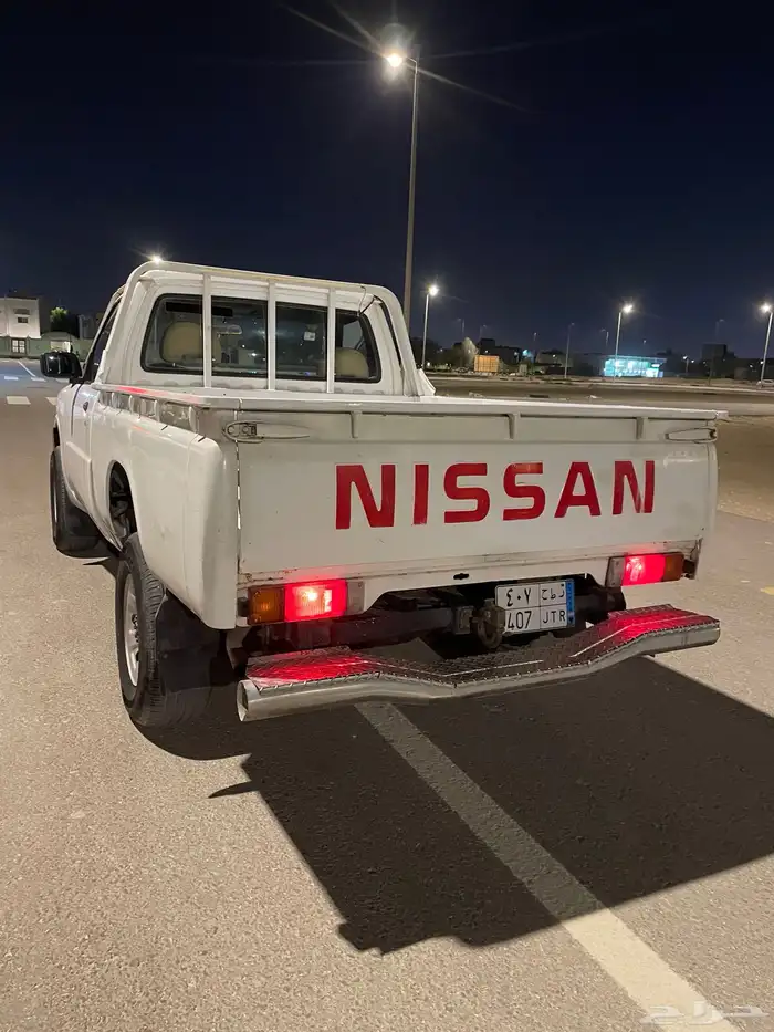 نيسان شاص موديل 2002 حكومي سابقا  فحص جديد الاستمارة منتهيه 4