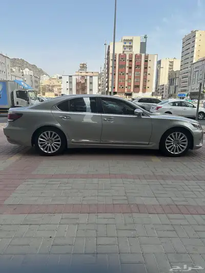 للبيع  لكزس LS460   موديل 2014 index