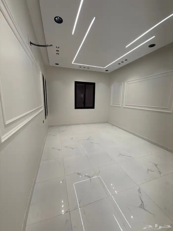 للبيع أدوار أرضيه بحوش وشقق علويه بسطح حي الضيافه خميس مشيط 24