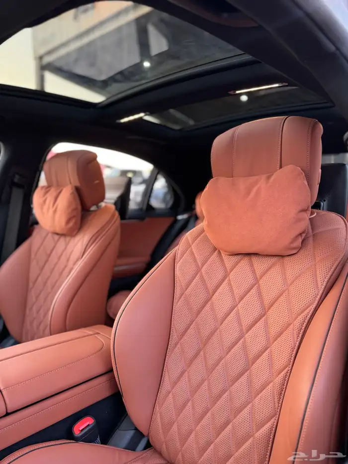 مرسيدس S500 AMG 2023 - شبه اصفار - عداد 4 الاف كيلو فقط 8