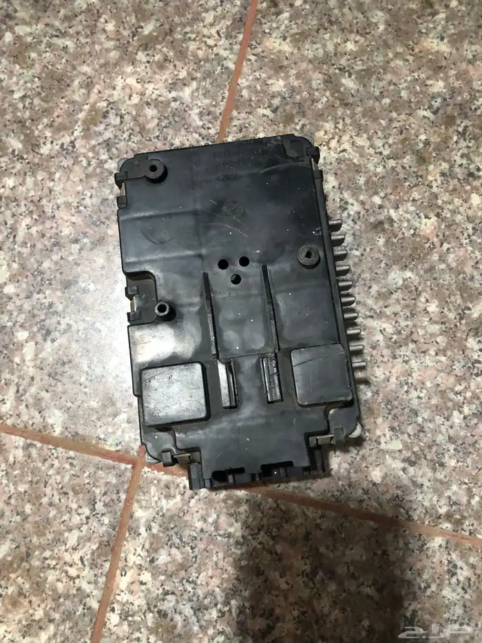 للبيع قطع غيار فورد 2