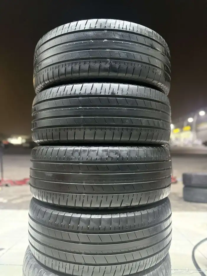 225 55 17 كفرات برجستون مستخدمة نضيفة جدا ومشرطة 3