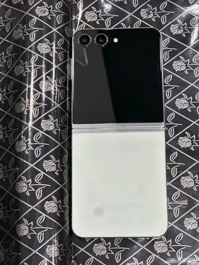 Galaxy Z Flip 5 index