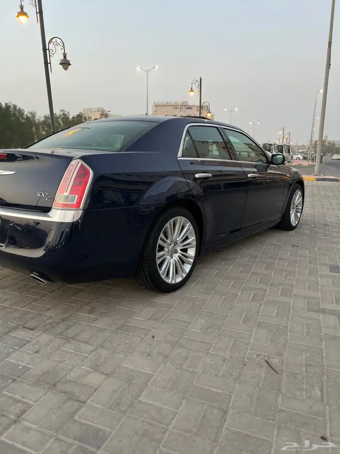 كرايزلر v8اكزكتف ثالت مالك بدي وكاله 2014 3