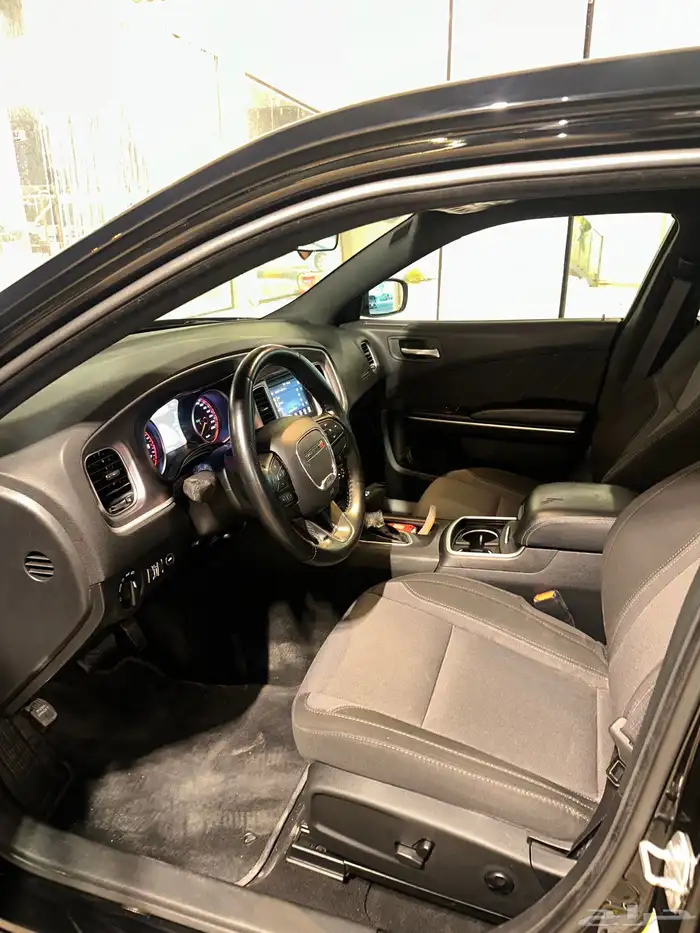 للبيع تشارجر 2021 SXT 6