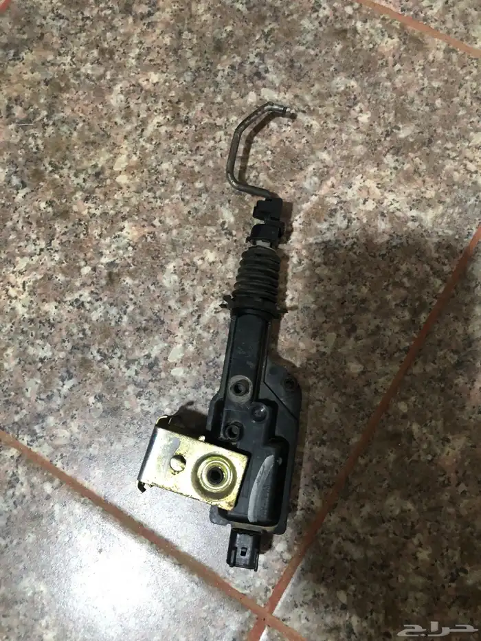 للبيع قطع غيار فورد 3