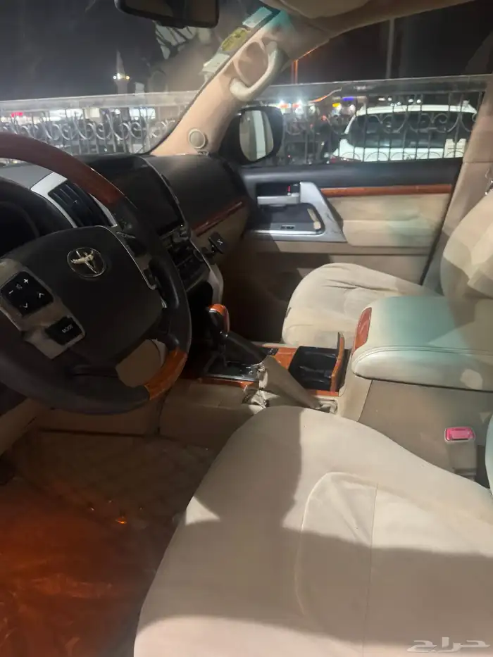 جيب لاندكروزر VXR 2011 السعر فرصه 55 الف فقط 10