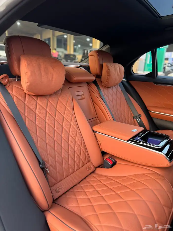 مرسيدس S500 AMG 2023 - شبه اصفار - عداد 4 الاف كيلو فقط 10
