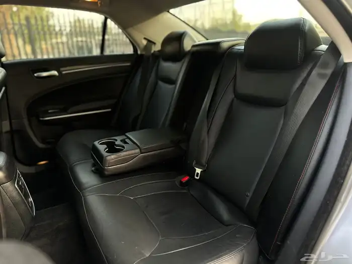 كرايزلر C300 موديل 2015 25