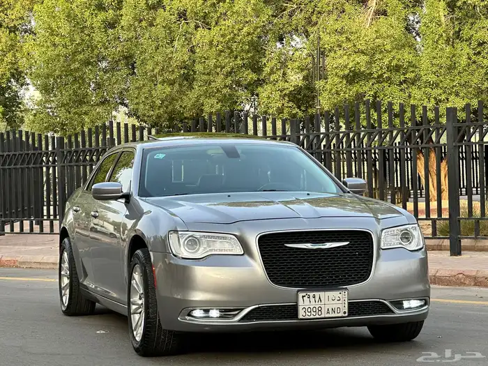 كرايزلر C300 موديل 2015 9