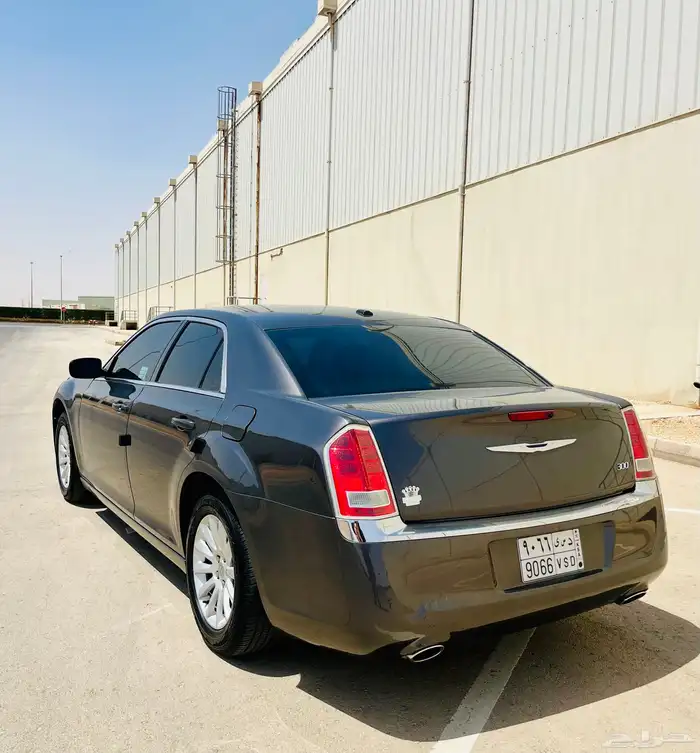 كرايسلر 300c موديل 2014 ممشى قليل 2