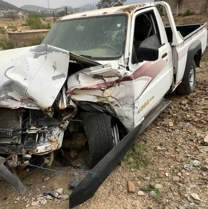 نيسان 5