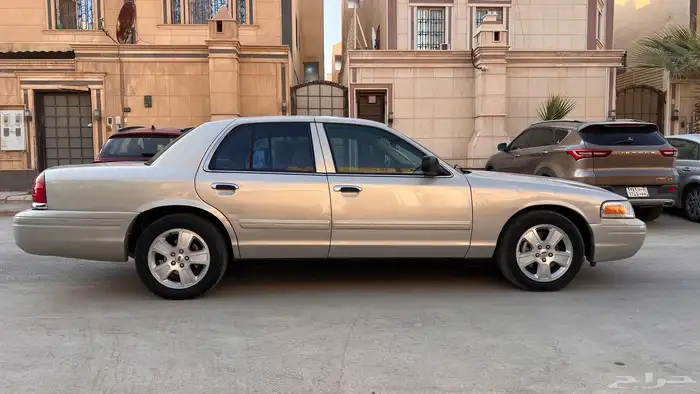 فورد فكتوريا 2012 5