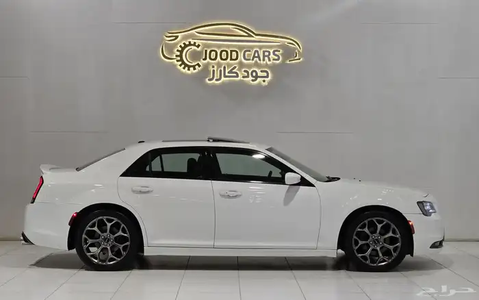 كرايزلر S300 موديل 2016 بحالة ممتازة 2