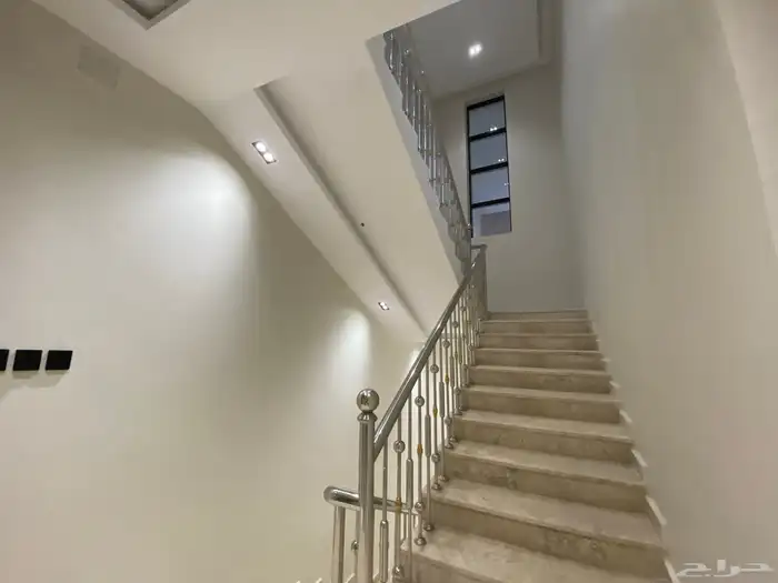 روف علوي مع ملحق بدرج داخلي تشطيب VIP 14