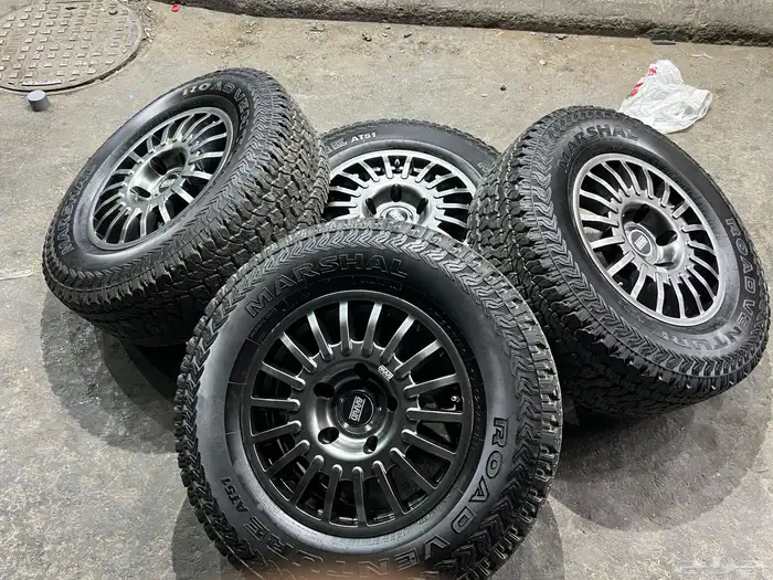 جنوط البرايد جيب مقاس 17 مع كفرات كومهو 12