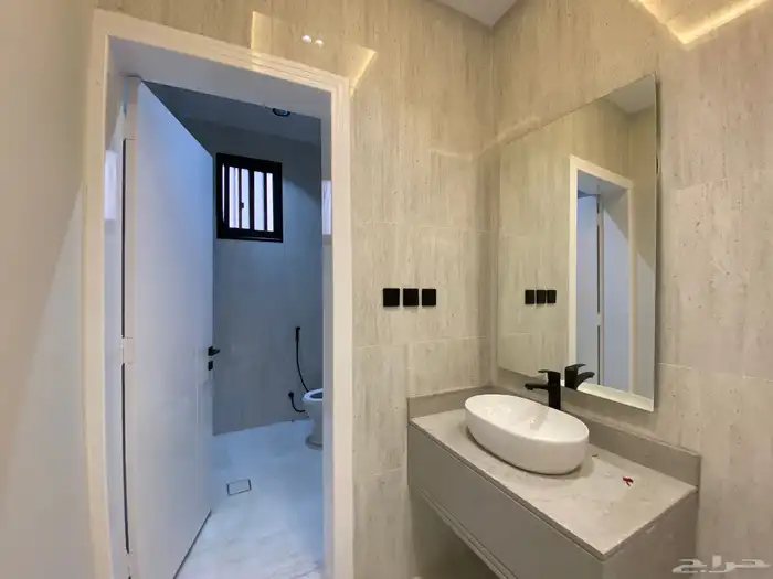روف علوي مع ملحق بدرج داخلي تشطيب VIP 23