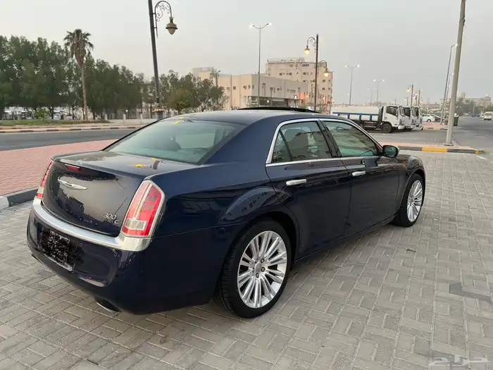كرايزلر v8اكزكتف ثالت مالك بدي وكاله 2014 4