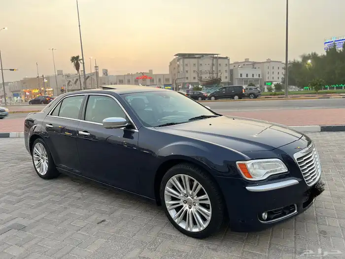كرايزلر v8اكزكتف ثالت مالك بدي وكاله 2014 5