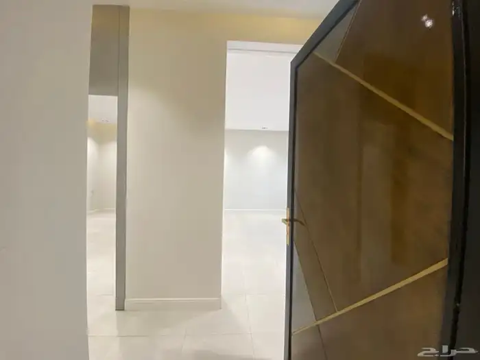 للبيع شقق تمليك مساحه 275 م مع سطح 6 غرف 580 الف 2