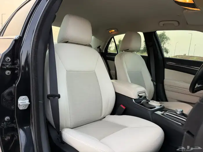 كرايسلر C300 - 2017 نظيف 10