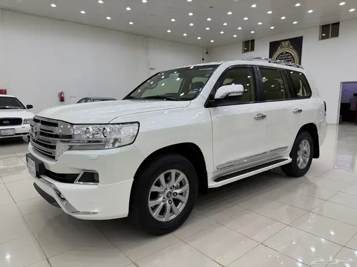 لاندكروزر 2018 GXR فل كامل 8 سلندر سعودي 36