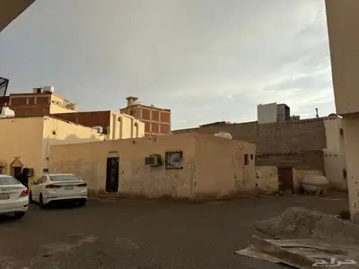 بيت للبيع في طريق الحزام في موقع جدا مميز 0