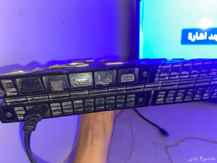 سوني 4 ل البيع معها يده معها شريط معهاHD 2