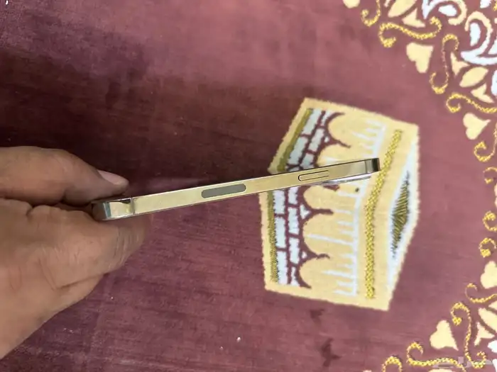 ايفون 12 برو 128 جيجا ذهبي 6