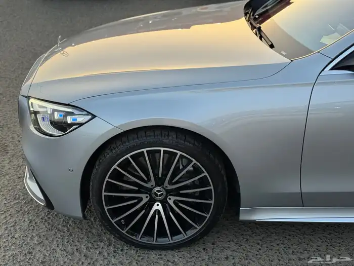 مرسيدس S500 AMG 2023 - شبه اصفار - عداد 4 الاف كيلو فقط 6