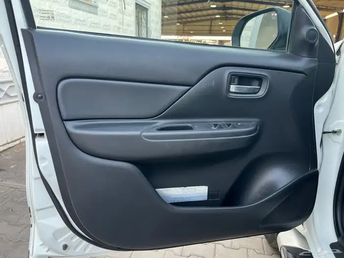 ميتسوبيشي ديزل 2022 L200 لدى قمة الاطلال 36