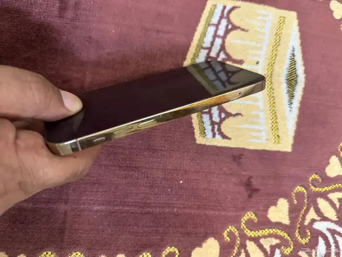 ايفون 12 برو 128 جيجا ذهبي 8