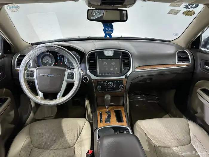 كرايزلر c300 2014 v8 هيمي 13