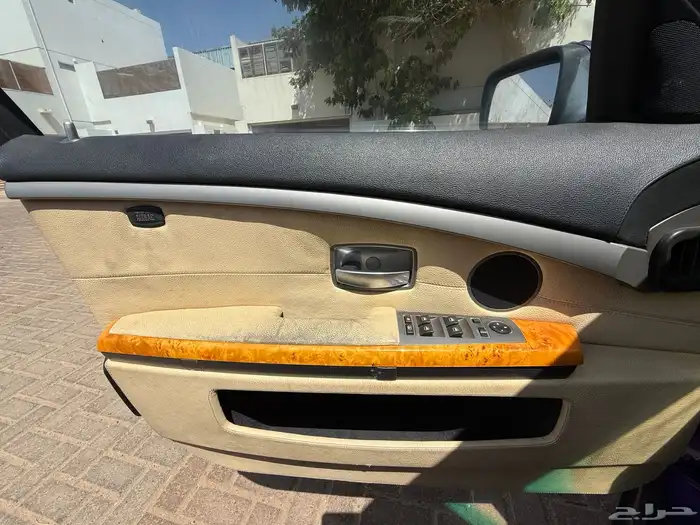 مع لوحه مميزه BMW 750E بنفسجي مستعمله للبيع 14