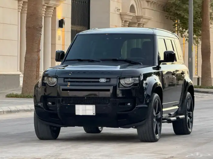 لاند روفر ديفندر P400 موديل 2023 تشيكات وكاله تحت الضمان 1