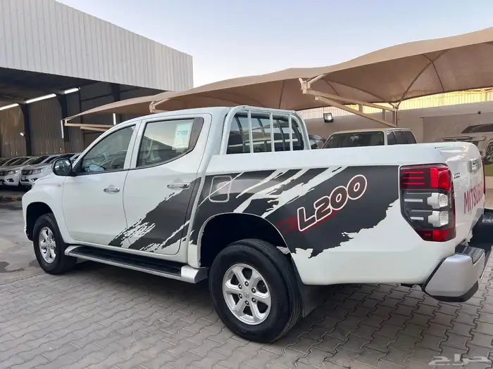 ميتسوبيشي ديزل 2022 L200 لدى قمة الاطلال 16