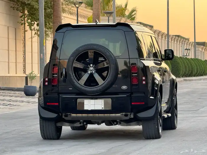 لاند روفر ديفندر P400 موديل 2023 تشيكات وكاله تحت الضمان 15