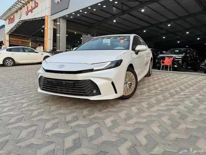 كامري E بلس هايبرد موديل 2025 عرض خاص 3