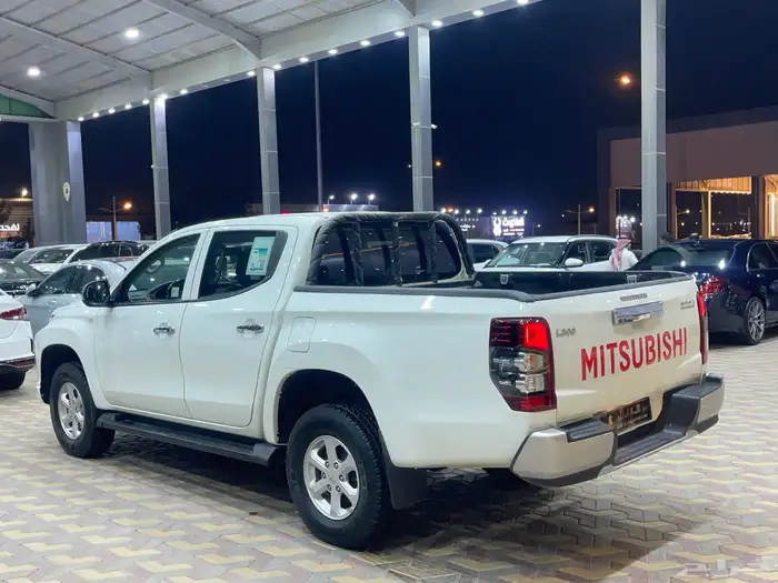 ميتسوبيشي L200 غمارتين اتوماتيك ديزل دبل موديل 2023 4