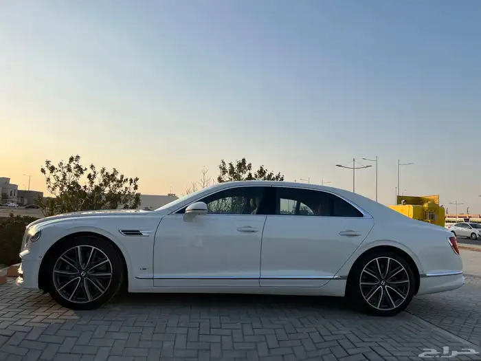 2022 BENTLEY CONTINENTAL FLYING SPUR 1