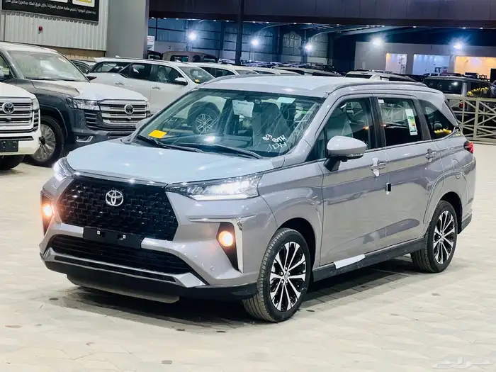 تويوتا فيلوز GLX 2025 وارد سعودي 3