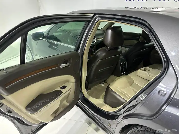 كرايزلر c300 2014 v8 هيمي 10