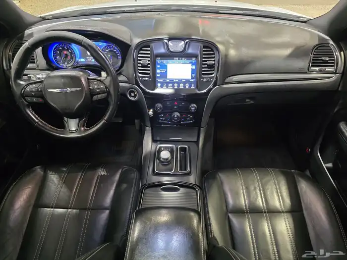 كرايزلر S300 موديل 2016 بحالة ممتازة 17